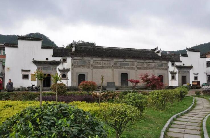 黄山八面厅位于浙江省 a target="_blank" href="/item/义乌市