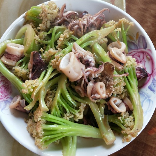 花菜炒鱿鱼干
