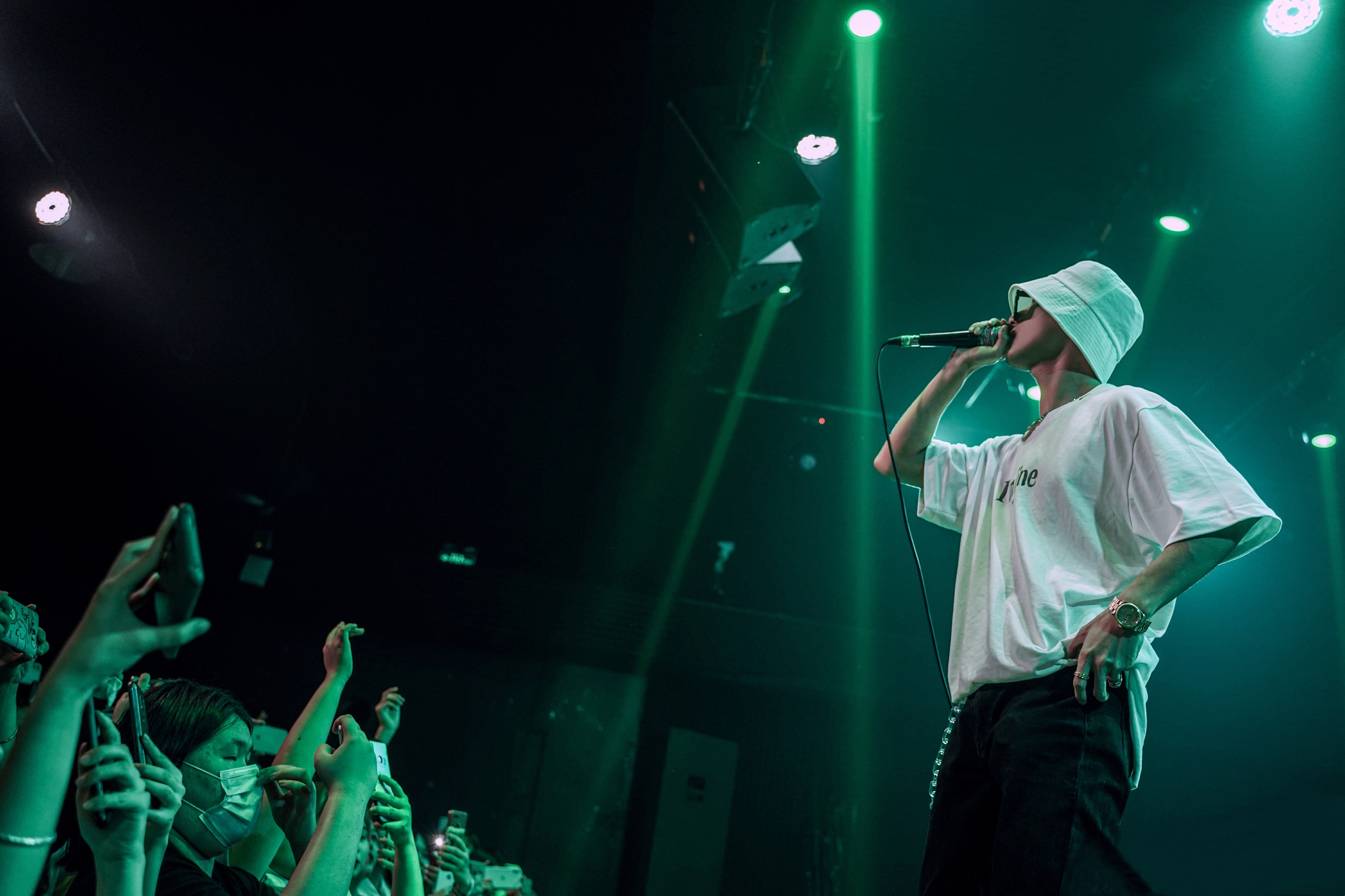 毕业于吉林动画学院,中国内地说唱歌手,说唱厂牌free-out成员,《 a