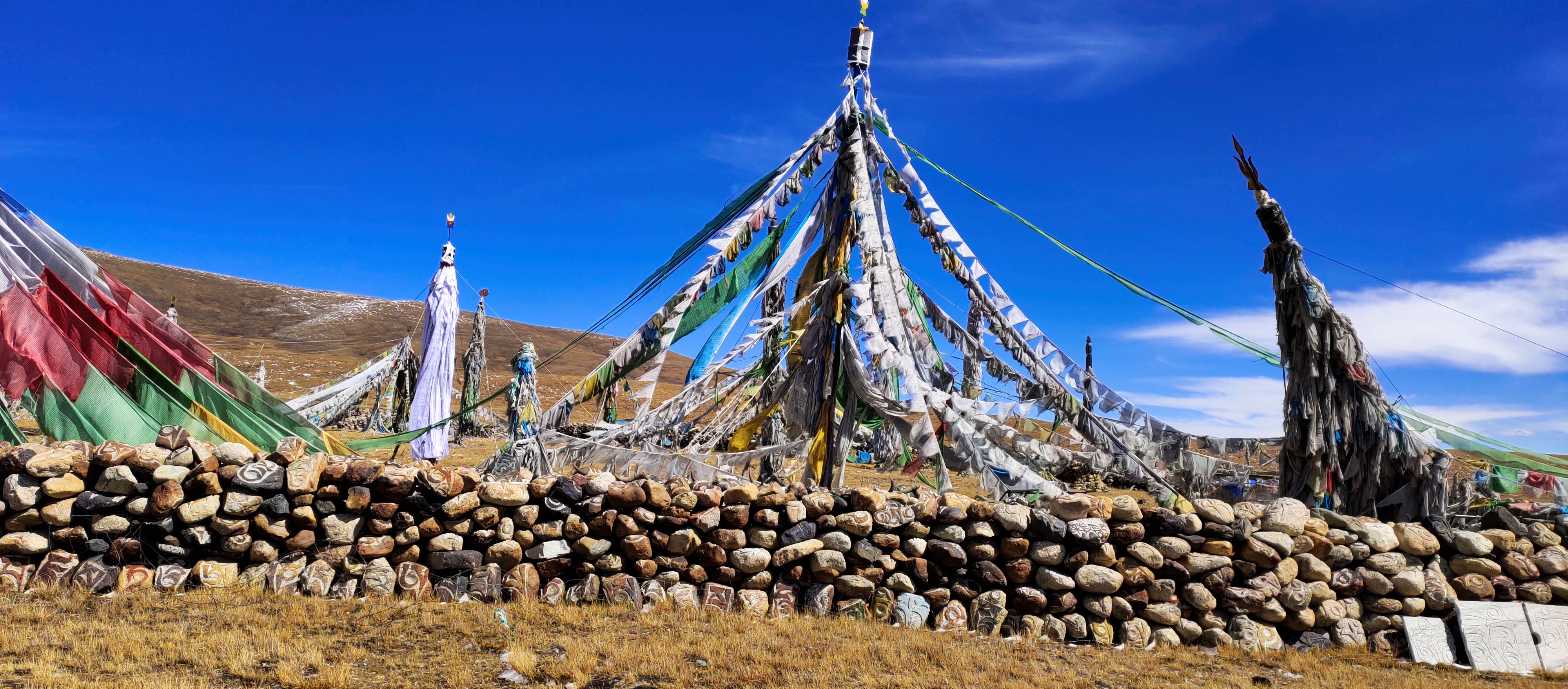  p>该玛尼堆位于西藏那曲市嘉黎县措拉乡3村, a target="_blank" href