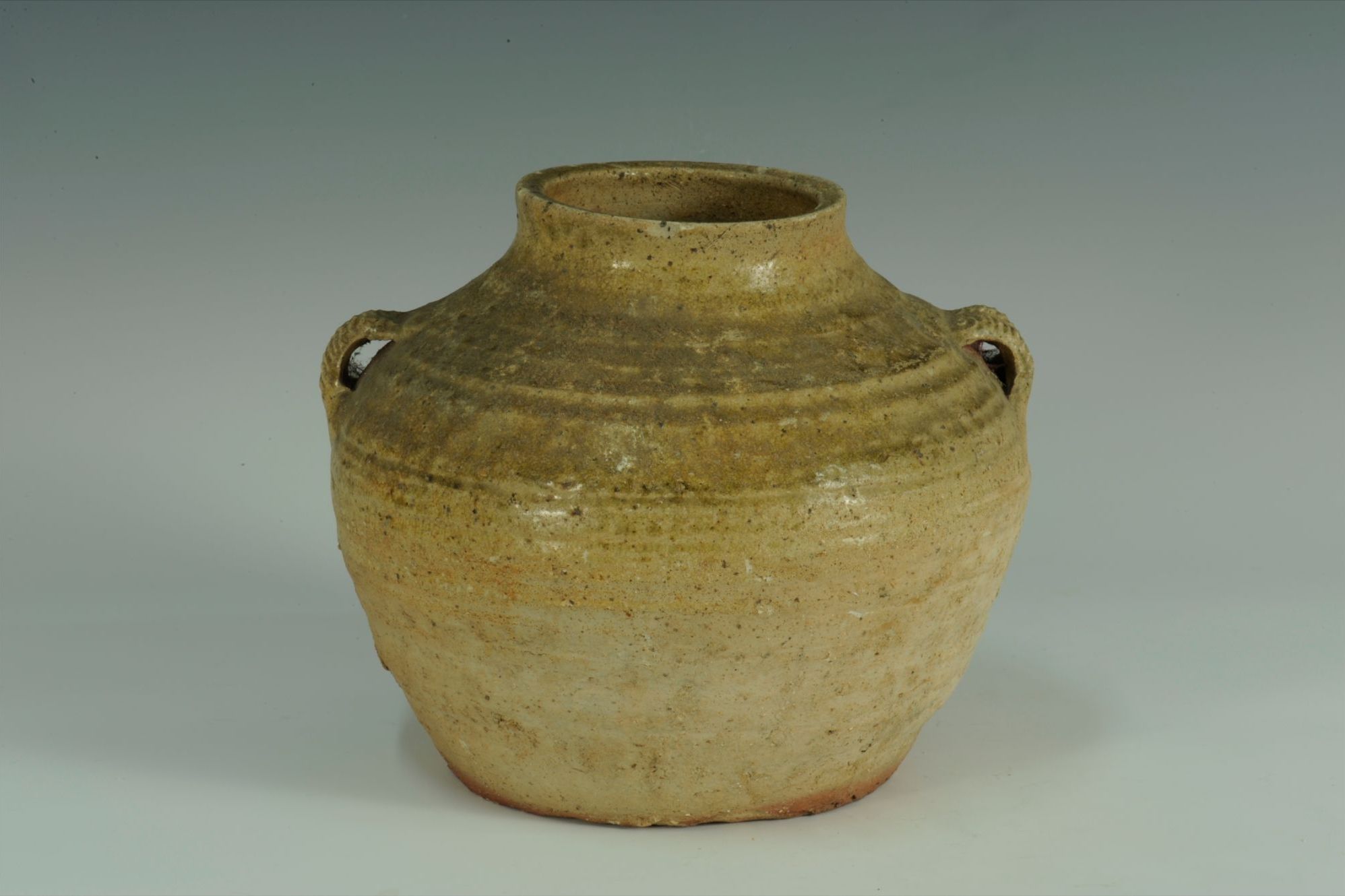 汉代青釉双耳瓷罐