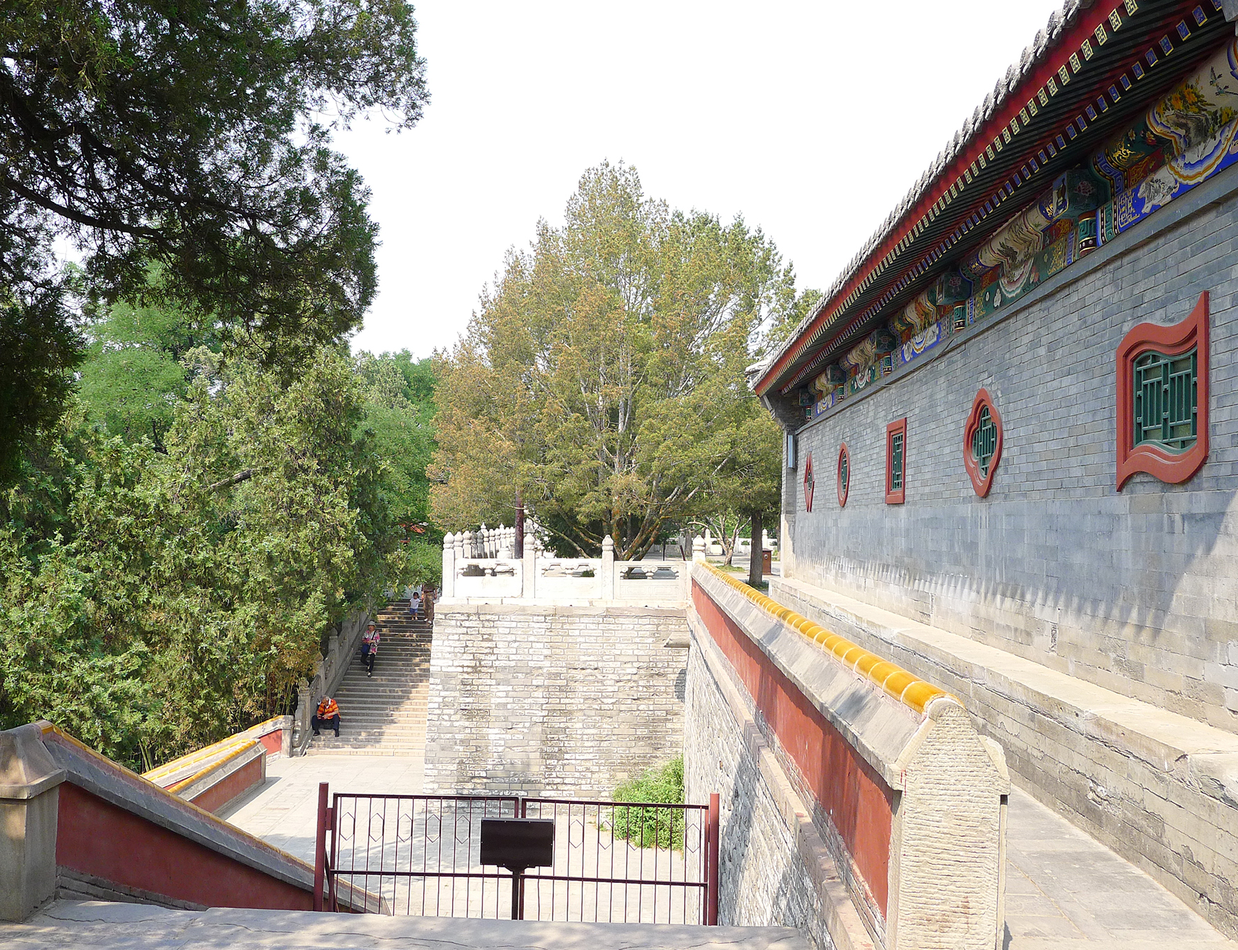 北京北海公园铁影壁