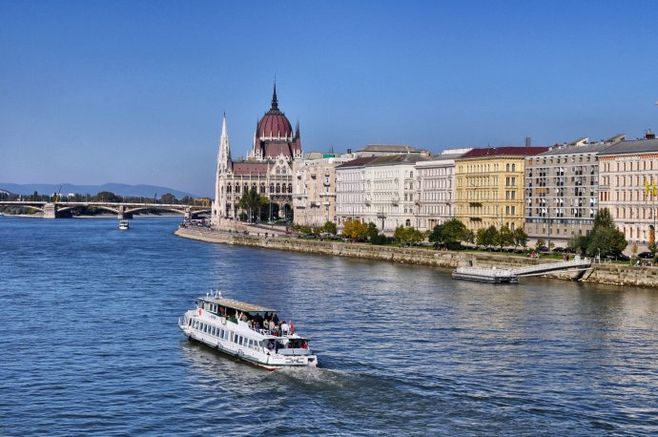  p>多瑙河电视台,是匈牙利的电视台,成立于1957年,总部位于匈牙利