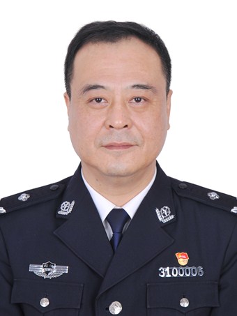 副局长,上海申岳企业发展(集团)有限公司总经理,一级调研员,三级警监