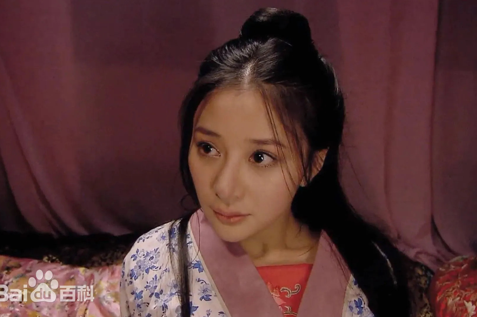 古装剧《水浒传》中的女配角由熊乃槿饰演