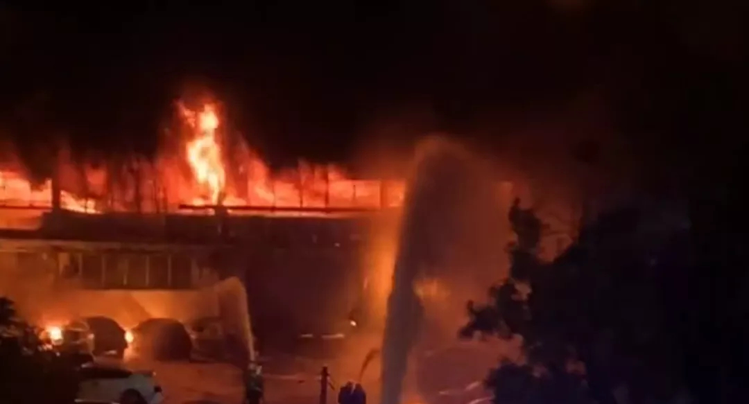  p>2020年8月11日21时53分许,广东省广州市荔湾区花地大道芳村汽配城