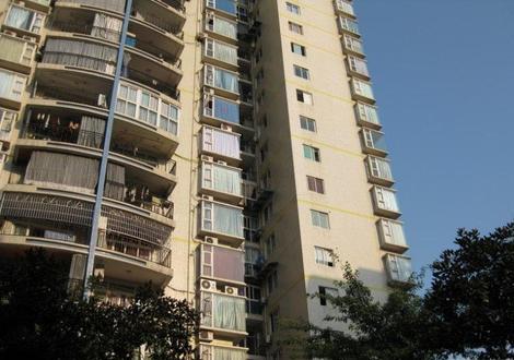  p>时代绿苑一期位于重庆市渝北花园新村,由重庆时代建设(集团)有限