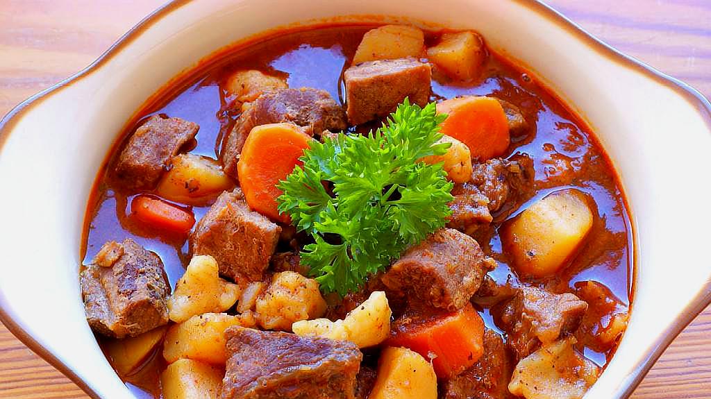 牛肉炖萝卜土豆
