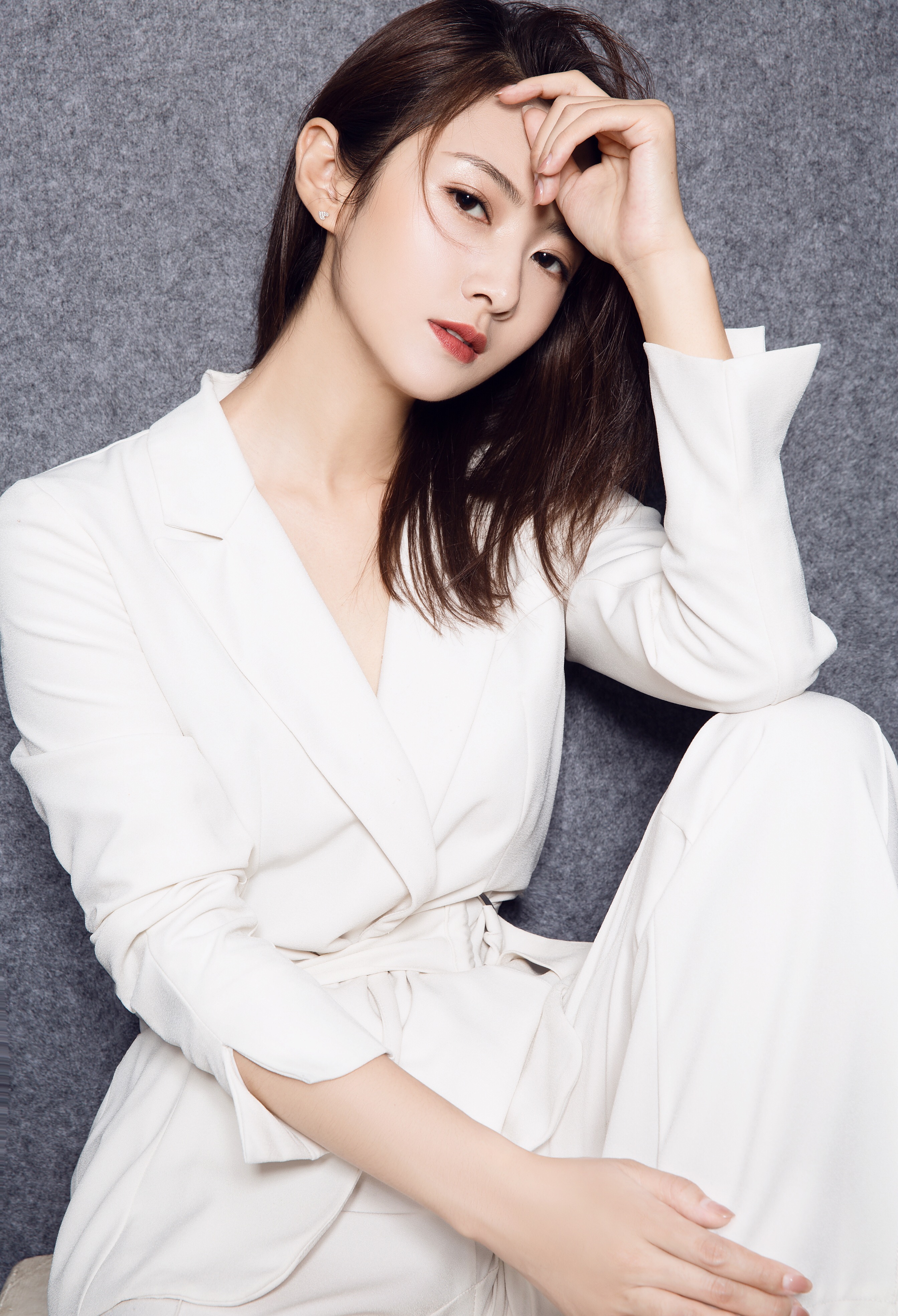  p data-id="gn5l49imnf">韩佳佟,出生于中国黑