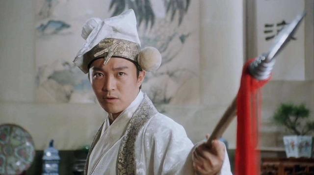 为何古代长枪上都喜欢挂红缨？_百科TA说