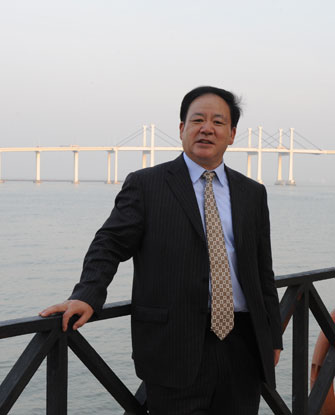 "stx0tgukhnnn">徐勤军,男,1955年出生山东郯城,毕业于山东省艺术学院