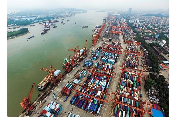 ">黄埔港位于中国广东省<a target="