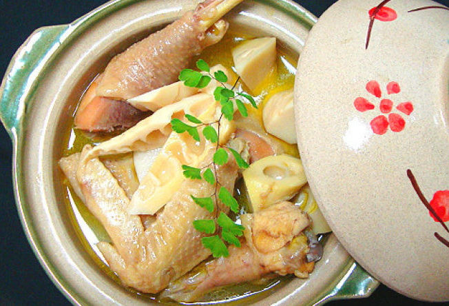 春笋煨土鸡