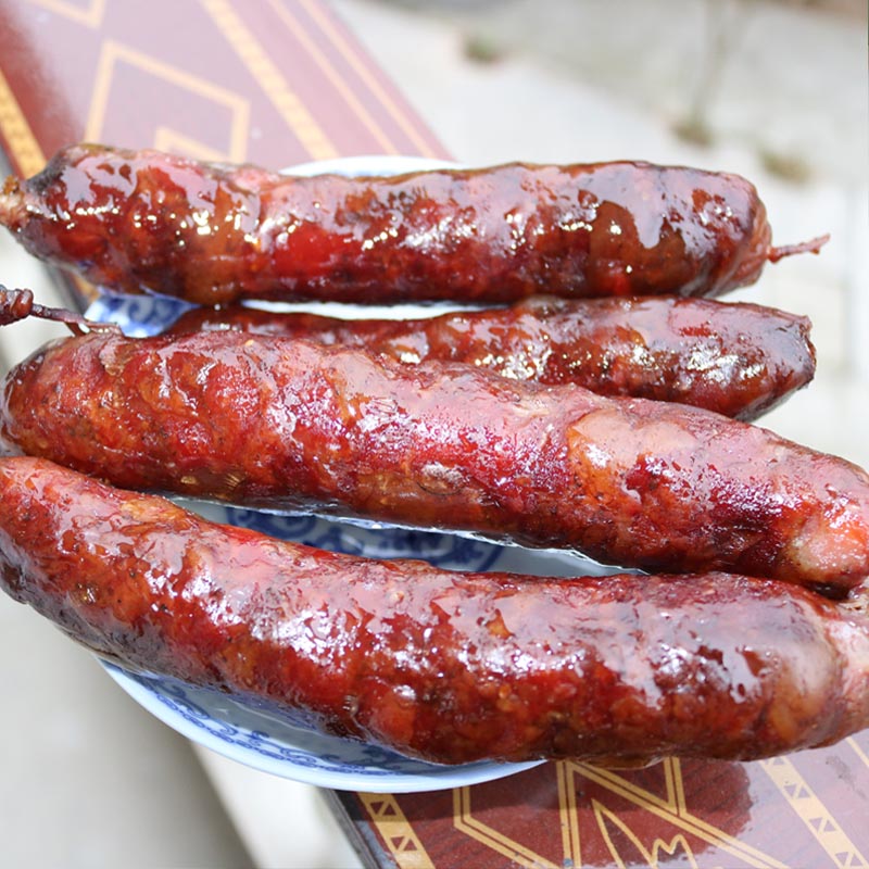  p>贵州小香肠:贵州特产烟熏腊肠,以农家土猪肉烟熏制作而成 /p>