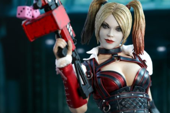 hot toys《蝙蝠侠:阿卡姆骑士》小丑女哈莉·奎茵1:6可动人偶