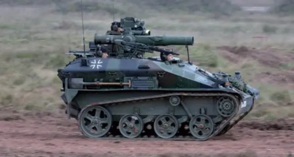 "鼬鼠"2空降装甲车