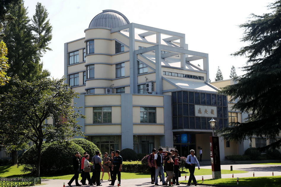  p> b>上海市上海中学 /b>(shanghai high school),是上海市率先开展