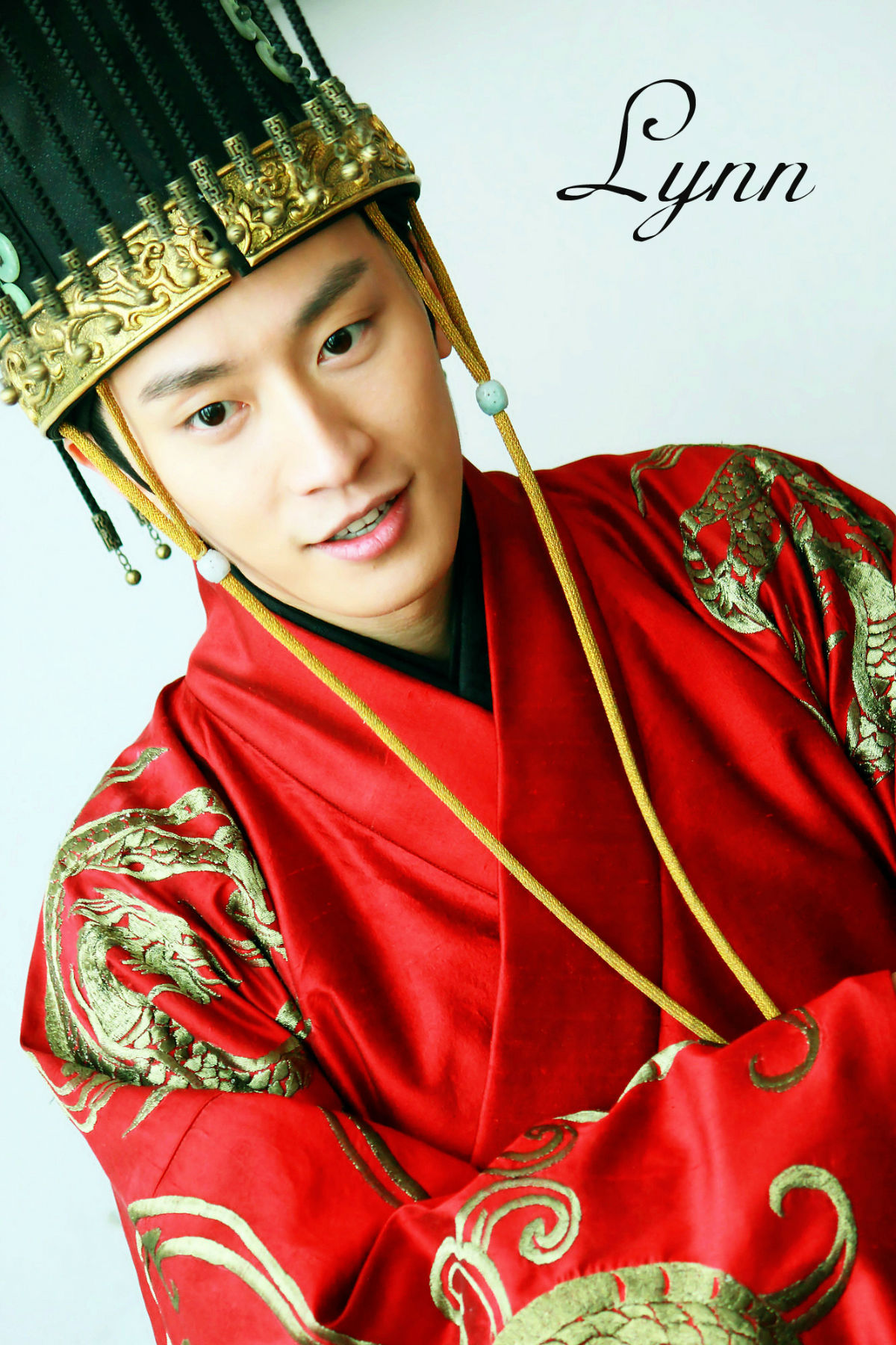  p>乔任梁 i>(1987年10月15日-2016年9月16日) /i>,出生于上海市,中国