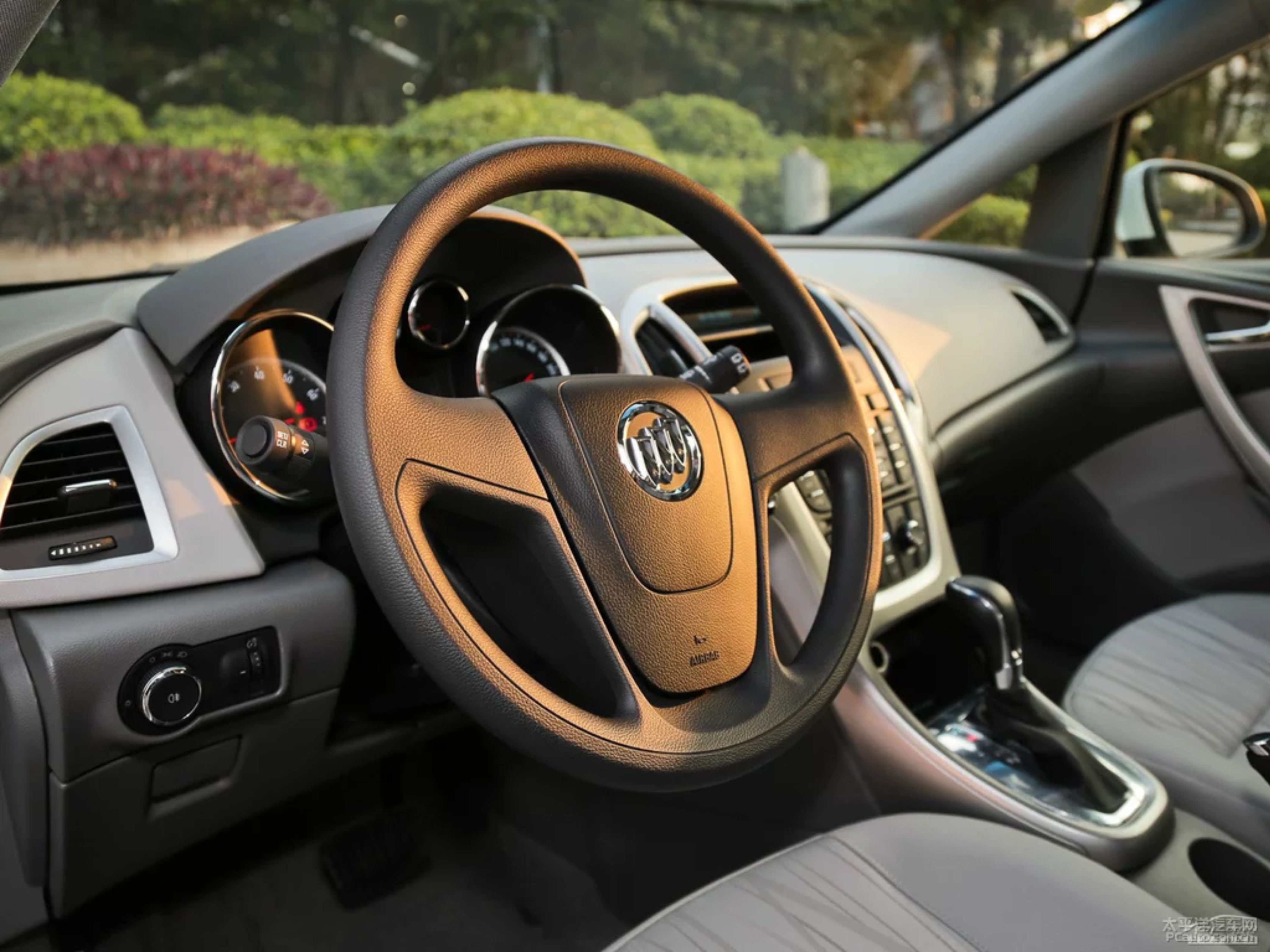 2013款英朗xt 1.6l手动舒适型