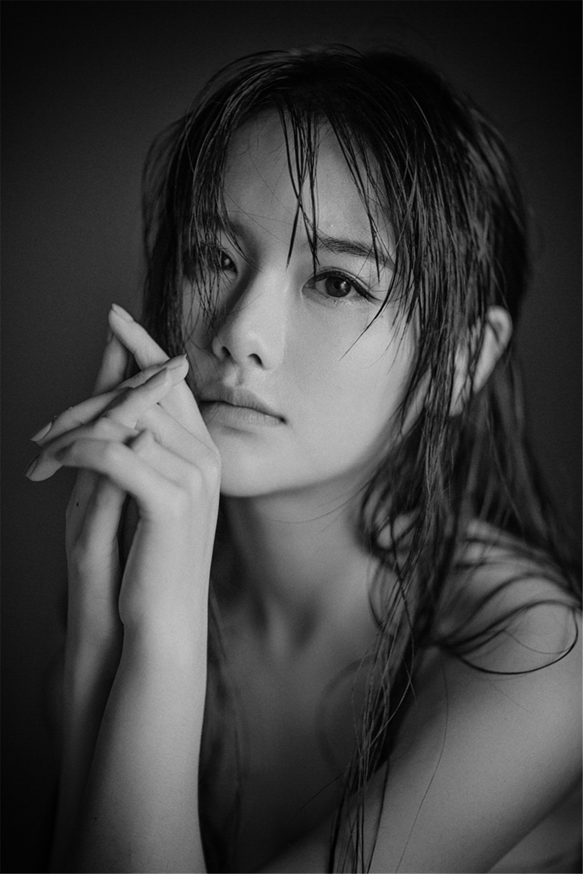  p data-id="go6uzi1itn">南笙 i>(原名罗小伊) /i>,1991年10月23日