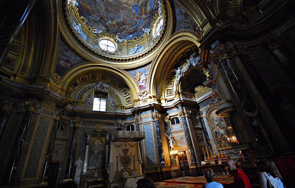  p data-id="gn83owzylx">王室礼拜堂埋葬着西班牙的英雄:天主教双王 