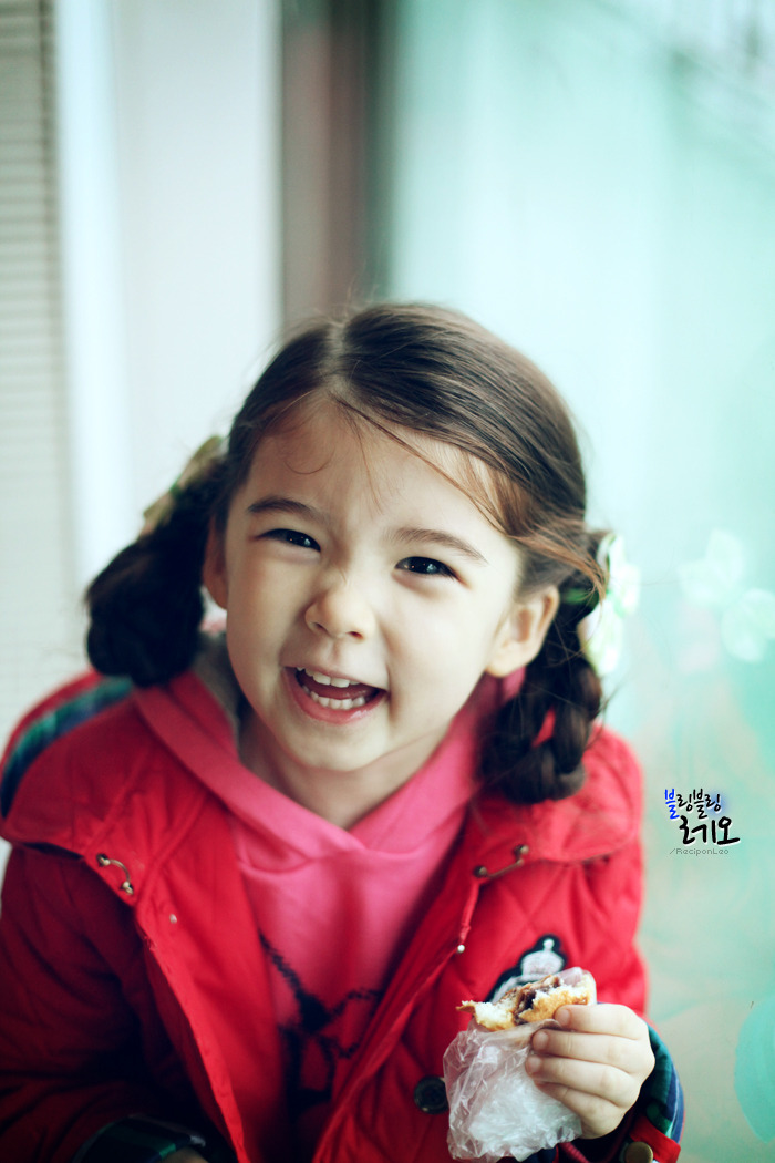 申恩秀,         ) ,法韩混血儿,2008年9月7日出生,韩国童装模特,童星