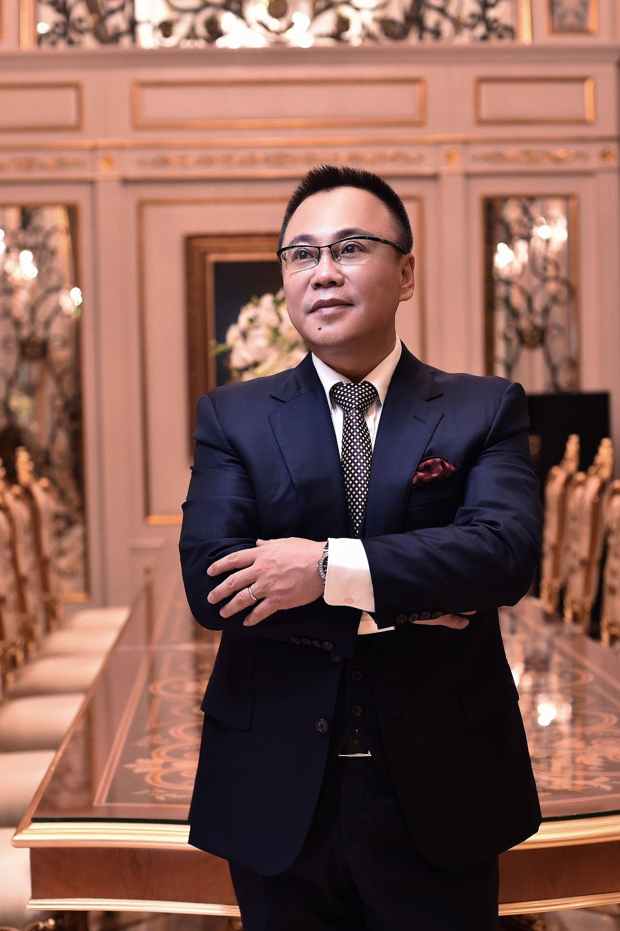 银盛泰国际控股有限公司董事长