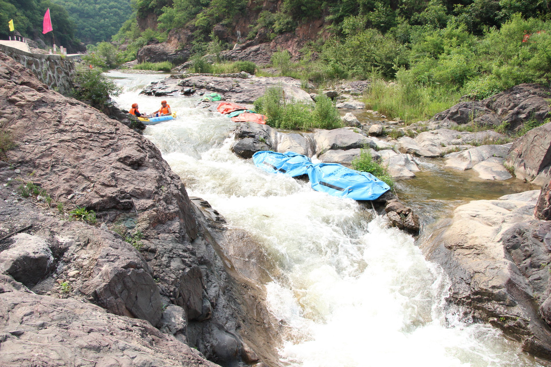  p data-id="gn5t9uiku4">架桑漂流是夏县中条山大峡谷生态旅游景区斥