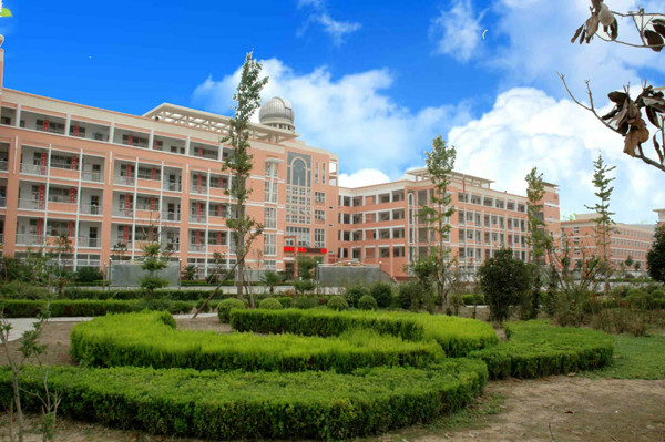  p>河南省周口市淮阳区陈州高级中学始建于2005年,最初的校名是 a