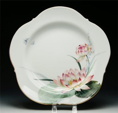 德国"meissen梅森"是全欧洲最早成立的陶瓷厂,也是全世界最佳的瓷器