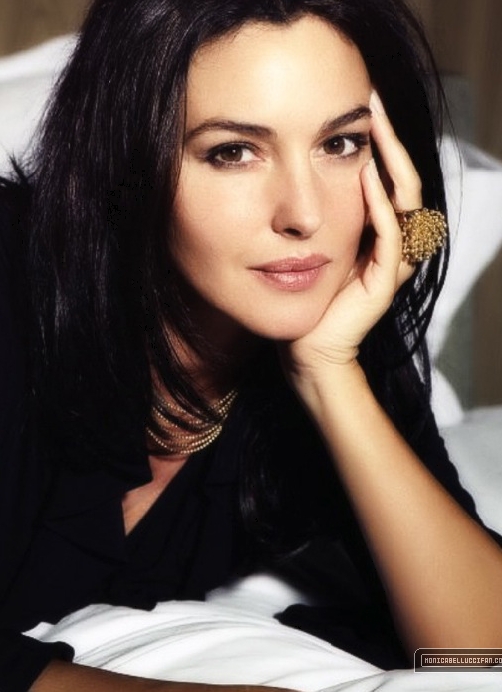  p>莫妮卡·贝鲁奇 i>(monica bellucci) /i>,1964年9月30日出生于