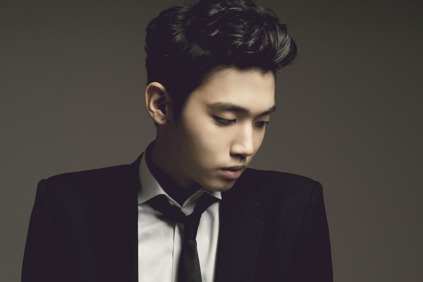 曾用名jooyeong,1991年3月9日出生于韩国忠清北道清州市,韩国男歌 