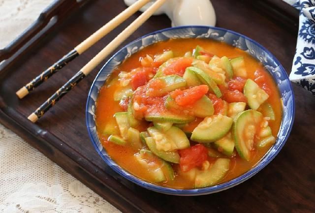 西葫芦炒西红柿