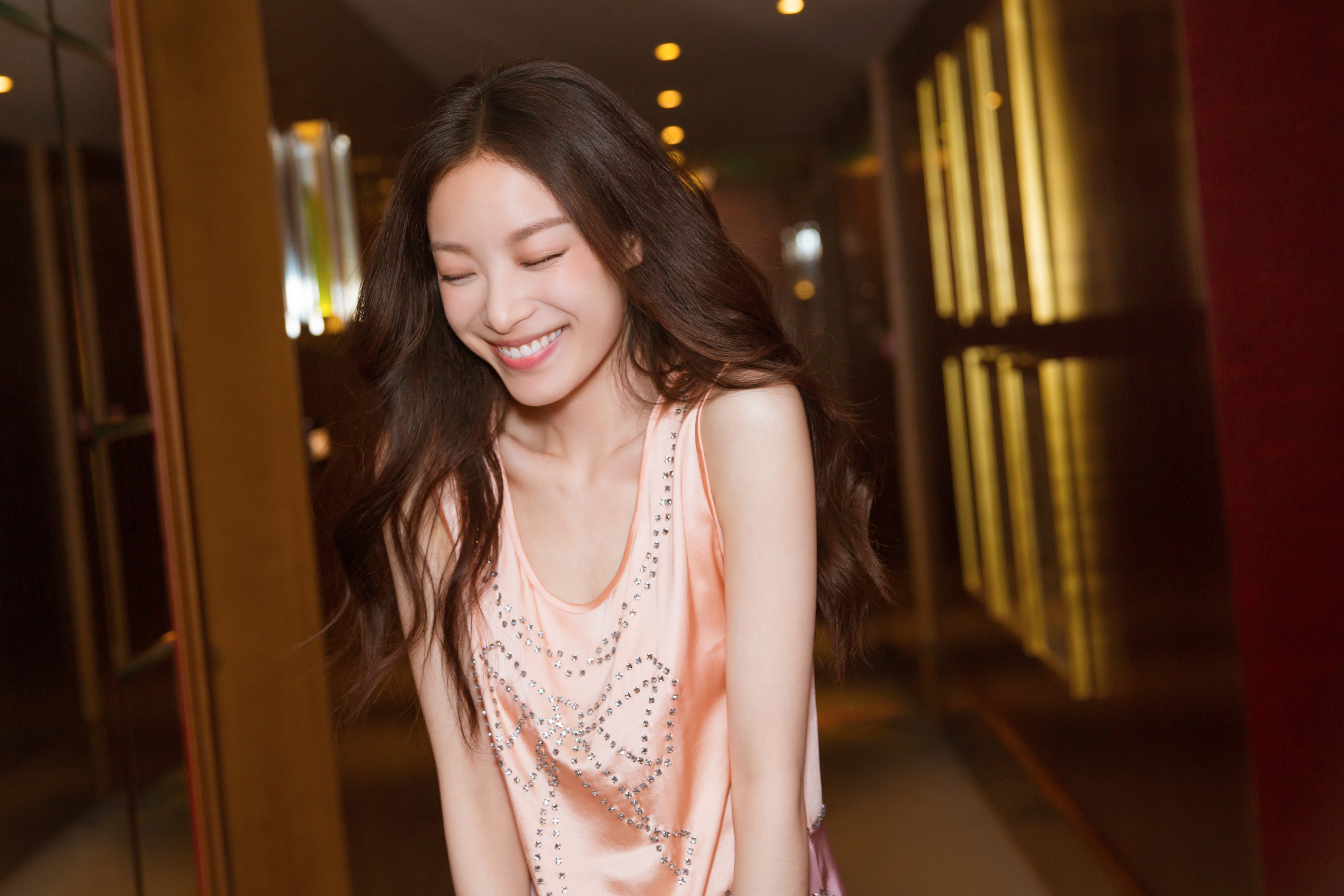  p>倪妮,1988年8月8日出生于江苏省南京市,中国内地女演员,毕业于 a