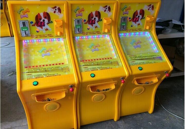 (パチンコ) 始创于日本,是一种具有娱乐与博彩成分的机器,当时的弹珠