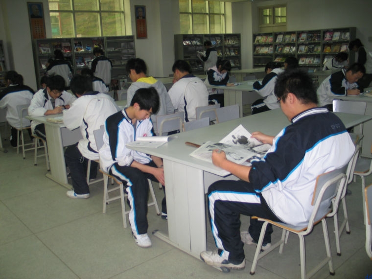 十堰市东风高级中学