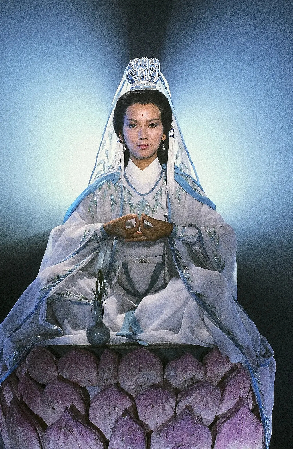 1985年香港电视剧《 a target="_blank" href="/item/观世音/6843822"