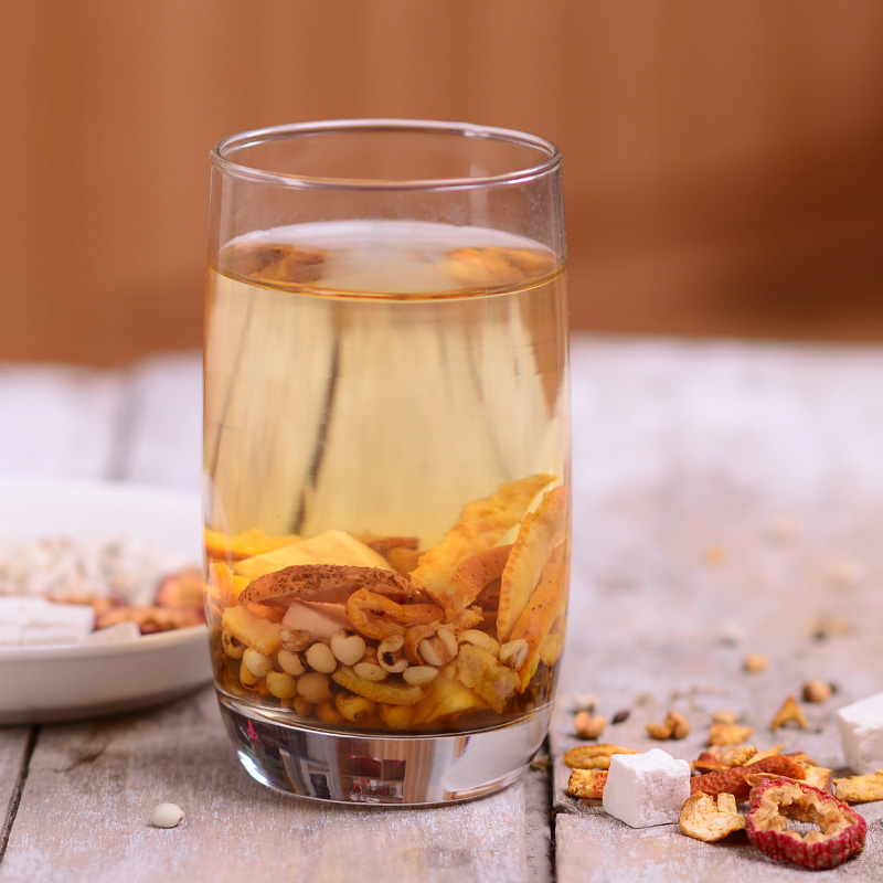  p>山楂茯苓茶具有消脂化积,健脾除湿之功效,适于高血压,高脂血症