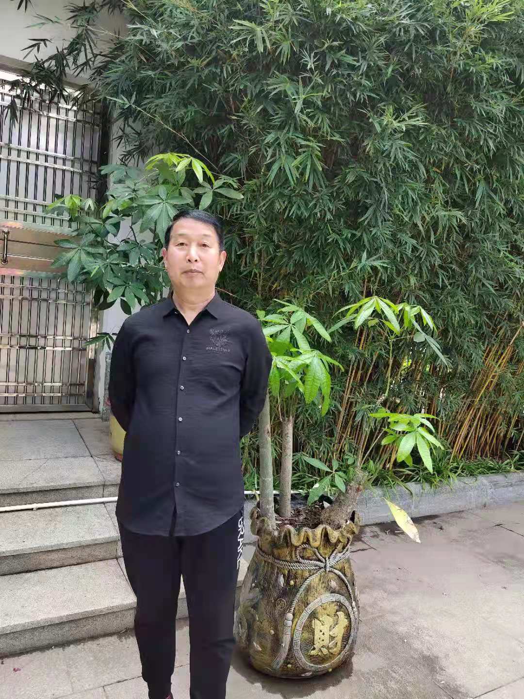  p data-id="2indmbzv822">高远,男,汉族,号香山居士,春源斋主人.