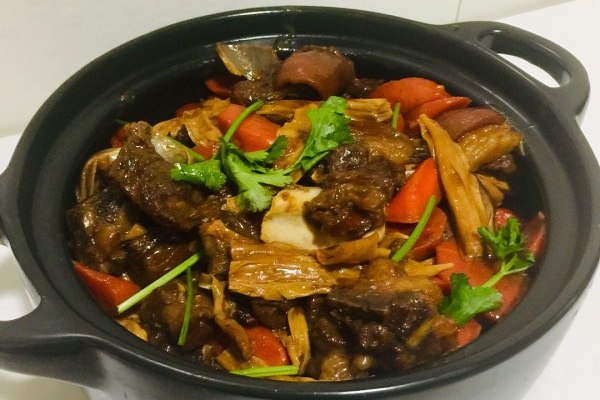 腐竹羊肉煲