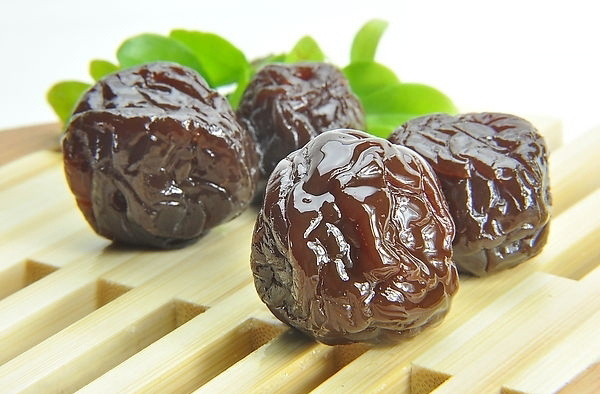 ">黑梅 /a>","煮梅",是 a target="_blank" href="/item/白族/131111"