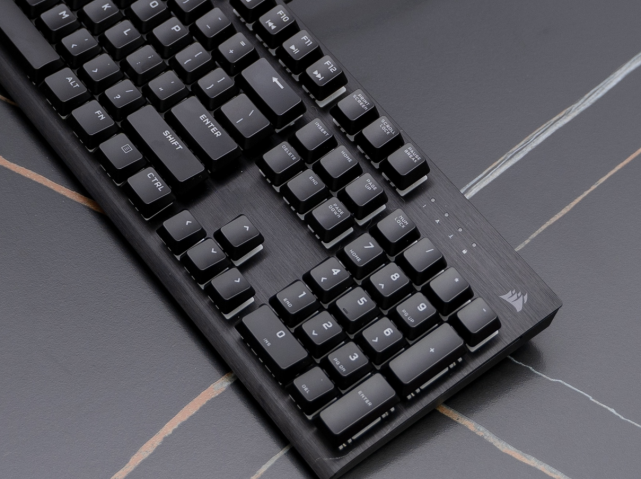 宜丽客游戏机械键盘(107键)