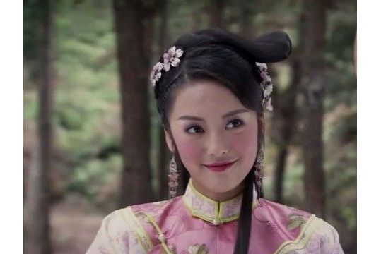 安青鸾是电视剧《 a target="_blank" href="/item/无敌铁桥三