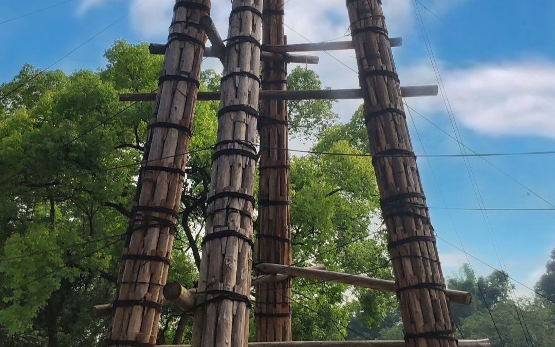  p data-id="t3iqwhoc5tys">天车,是自贡人对井盐采卤a字型木制井架特