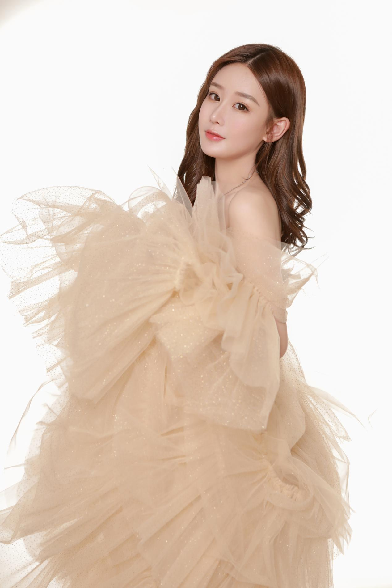  p data-id="gnfdkl53lr">万能美晗,女,陌陌主播. /p>