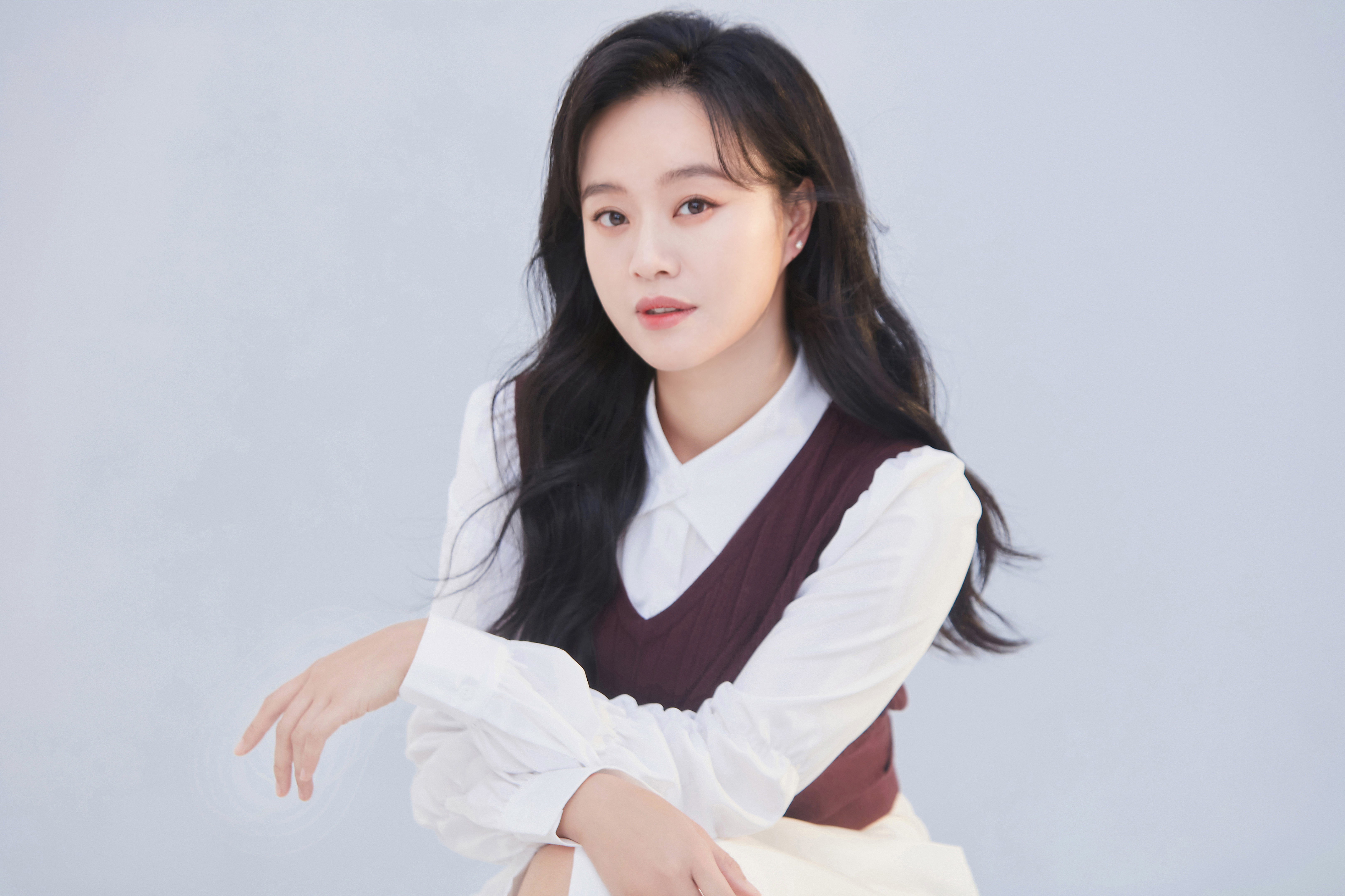 id="gnwo72b8u8">何翯,1987年6月25日出生于辽宁省,中国内地女演员