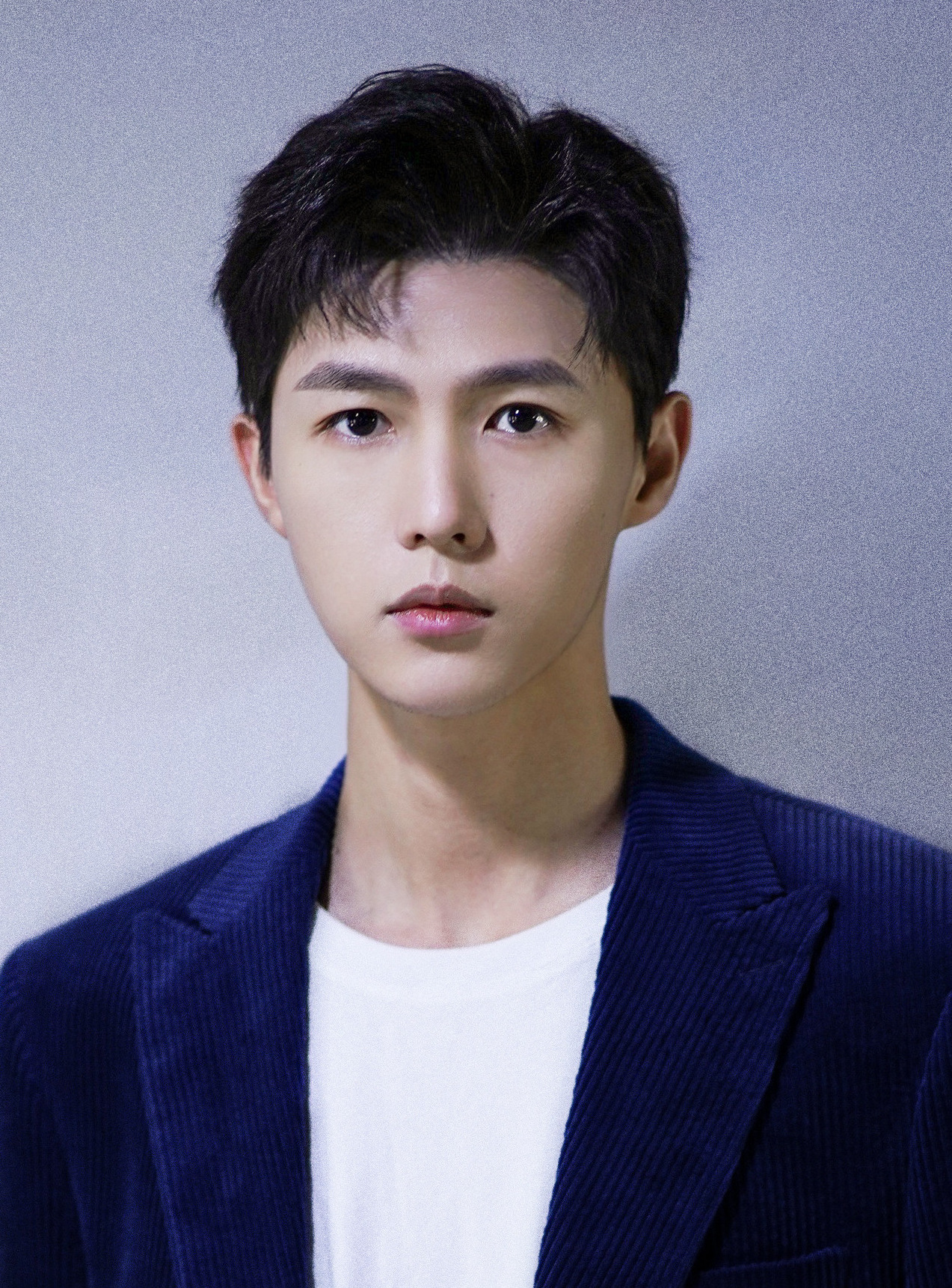 1996年2月10日出生于新疆,中国内地男演员