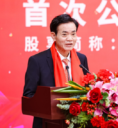  p>郑石轩,湛江市坡头区南三镇新来村人,1960年7月出生,1982年毕业于 