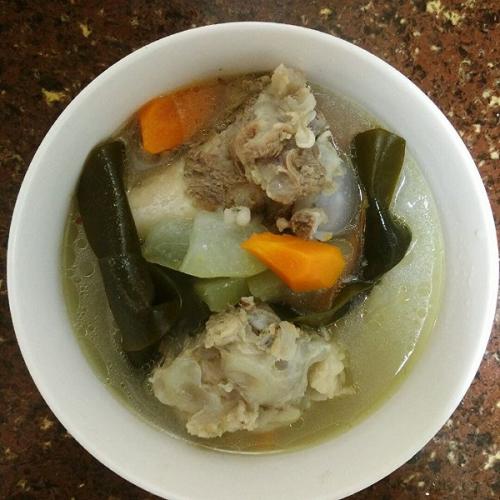 海带炖筒子骨