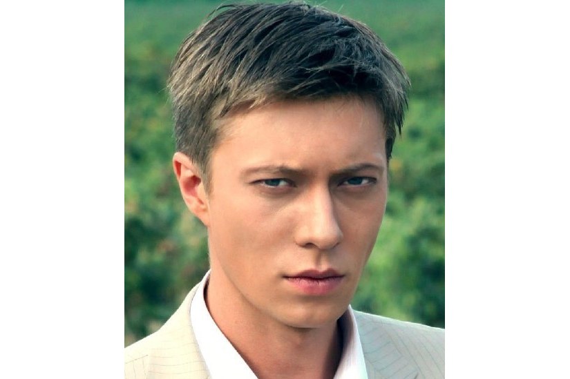 ">aleksandr davydov是一名影视演员,代表作品《烈日灼人3:碉堡要塞》